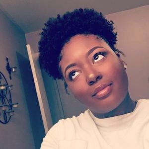 Meet your Posher, Desiree